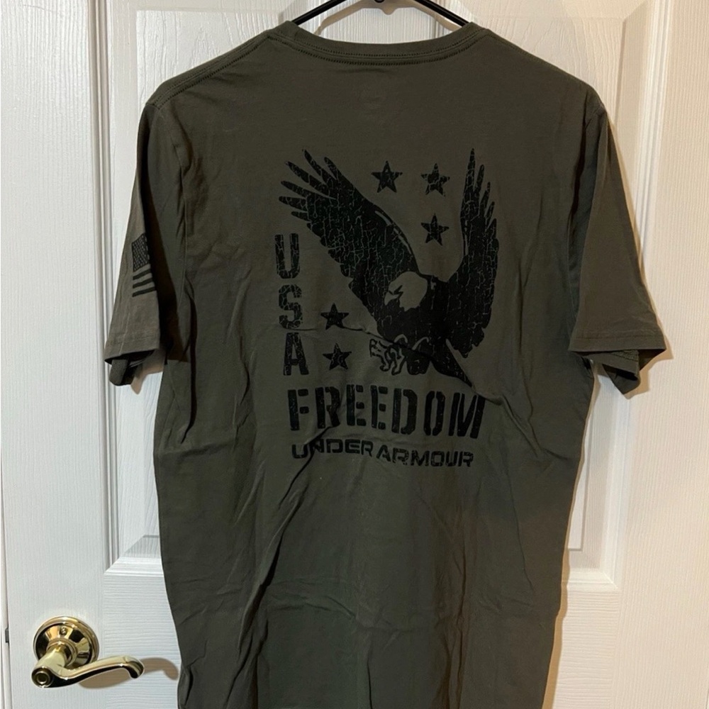 Under Armour Men’s Olive Green/heather gray USA Freedom Graphic T‑Shirts x2